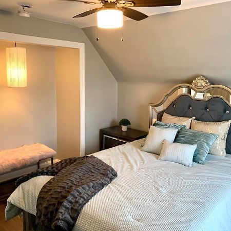 The Oakwood Cottage- With Private Yard & Parking, Minutes From Falls & Casino By Niagara Hospitality Niagara Falls Exterior foto