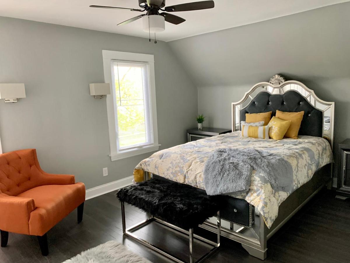 The Oakwood Cottage- With Private Yard & Parking, Minutes From Falls & Casino By Niagara Hospitality Niagara Falls Exterior foto